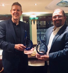 Steve Marsh, Intraway's NA CTO (left) and Ramon Lopez, CMO (right) celebrate the award.