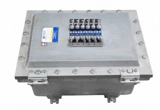 EPPB-1P3W-125V-100MLO-1X15A.1P-1X20A.1P-2X30A.1P 2