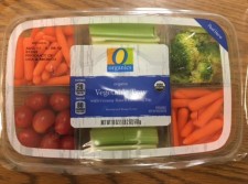 O ORGANICS ORGANIC VEGETABLE TRAY WITH CREAMY RANCH DRESSING DIP