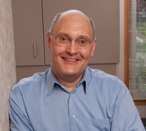 Arlington Heights Dentist, Dr. Dzakovich, Provides Teeth Whitening Solutions for a Brighter Smile