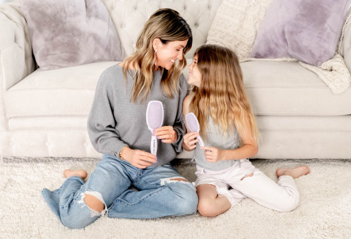 GIMME Beauty Launches Exclusive Detangling and Mini Travel Brush in Partnership with Jen Reed