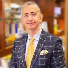 Dr. Shervin Naderi