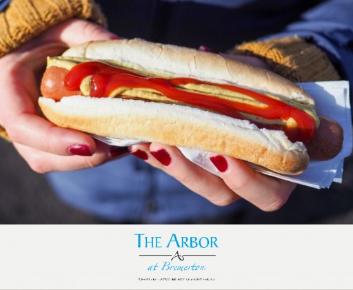 The Arbor at Bremerton Memory Care Hosts Drive-Thru Lunch
