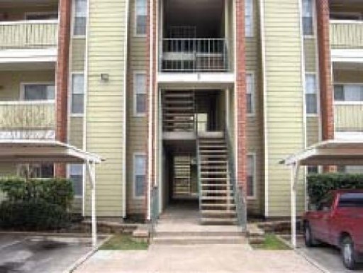 Tenants Evacuated Through Windows When Building Sinks and Separates