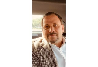 Larry Mullne is a Logistics Consultant with over 20 years in the industry, helping small and big companies save millions of dollars in shipping and transportation costs.