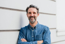 Simon has advised neurocare on brand and product design since 2019 and stepped into the role of Chie