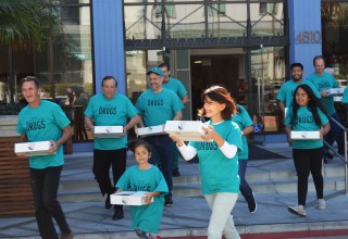 Drug-Free World volunteers picked up copies of drug education materials from the Church of Scientology Los Angeles and headed out to Staples Center and NBA All-Star Game weekend.