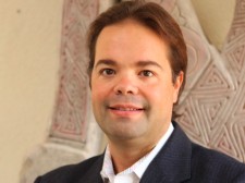 Dr. Carlos Bustamante