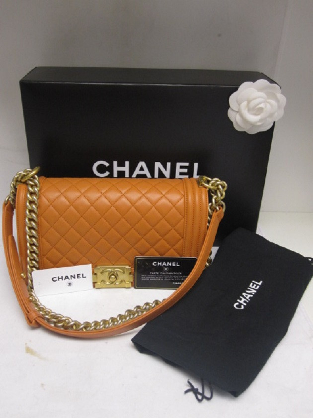 Creme De La Creme Consigners Hires My Poupette to Authenticate