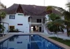 Parayso Beach Hotel and/or Villas Alex