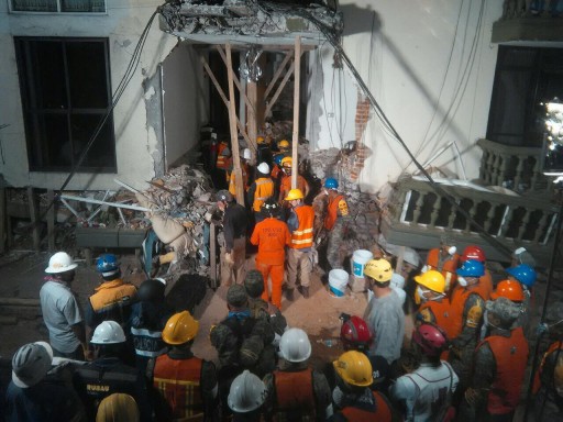 Mexico Update: Young Girl is Rescued From Her Collapsed School