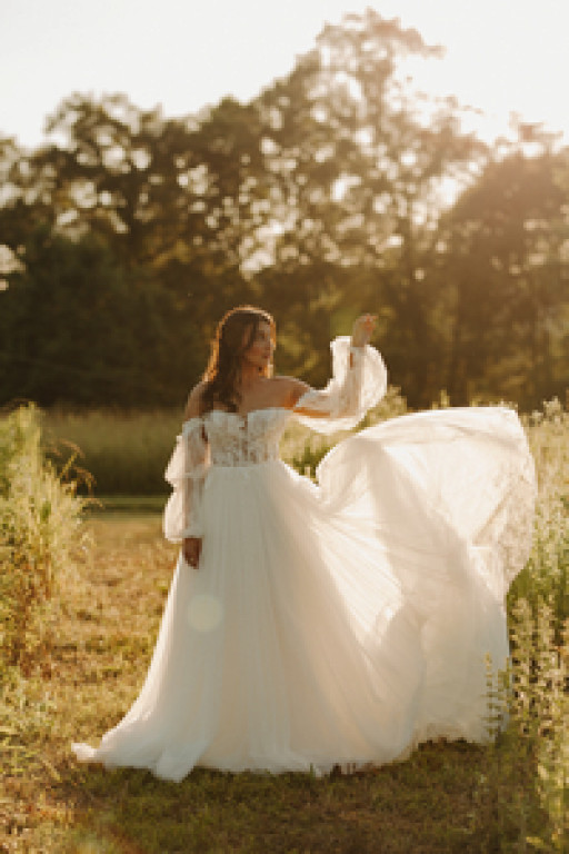 Wedding Dress Brand Stella York Exudes Glitz and Glamour in New Collection