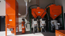 Sponge-Jet Integrated Abrasive Blasting System