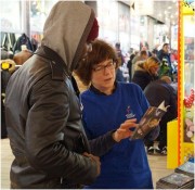 Volunteers and their mentors educated shoppers at Brussels' Gallerie Agora and collected signatures on a petition to mandate human rights education throughout the country.