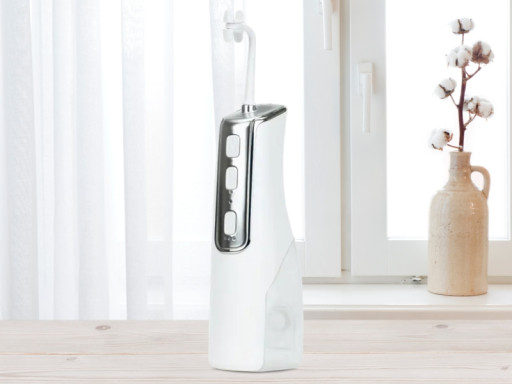 Magic Flosser 2025 Review: The Best Water Flossing Tech for Sensitive Gums and Dental Wellness