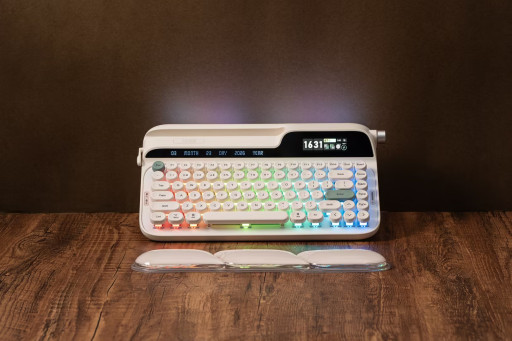 Retro Revival: The Epomaker Glyph Mechanical Keyboard