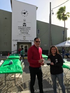 Dr. Farshchian donating to the Miami Rescue Mission