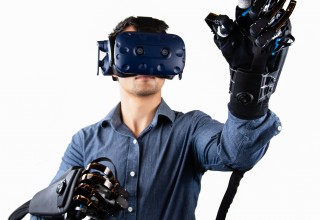 HaptX Gloves Development Kit User