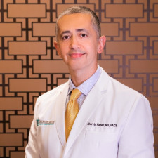 Dr. Shervin Naderi is a double board-certified facial plastic and reconstructive surgeon who has dedicated more than 20 years to performing facial procedures.