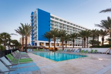 Hilton Clearwater Beach Resort & Spa Exterior 