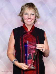 Carol Kent with IYBA Award for Charter Professional of the Year 2017. Photo by Suki@YachtingToday.TV.