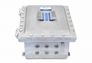 EPPB-1PH-120.240V-200AMB-12CKT-12X120.1P high res image 1