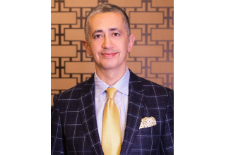 Dr. Naderi focuses exclusively on facial procedures and continuously refines his techniques using the latest advancements in aesthetic medicine.