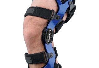 hinged knee brace