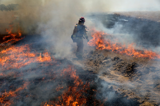 AirDoctor Donates Air Purifiers & KN95 Face Masks to West Coast Firefighters