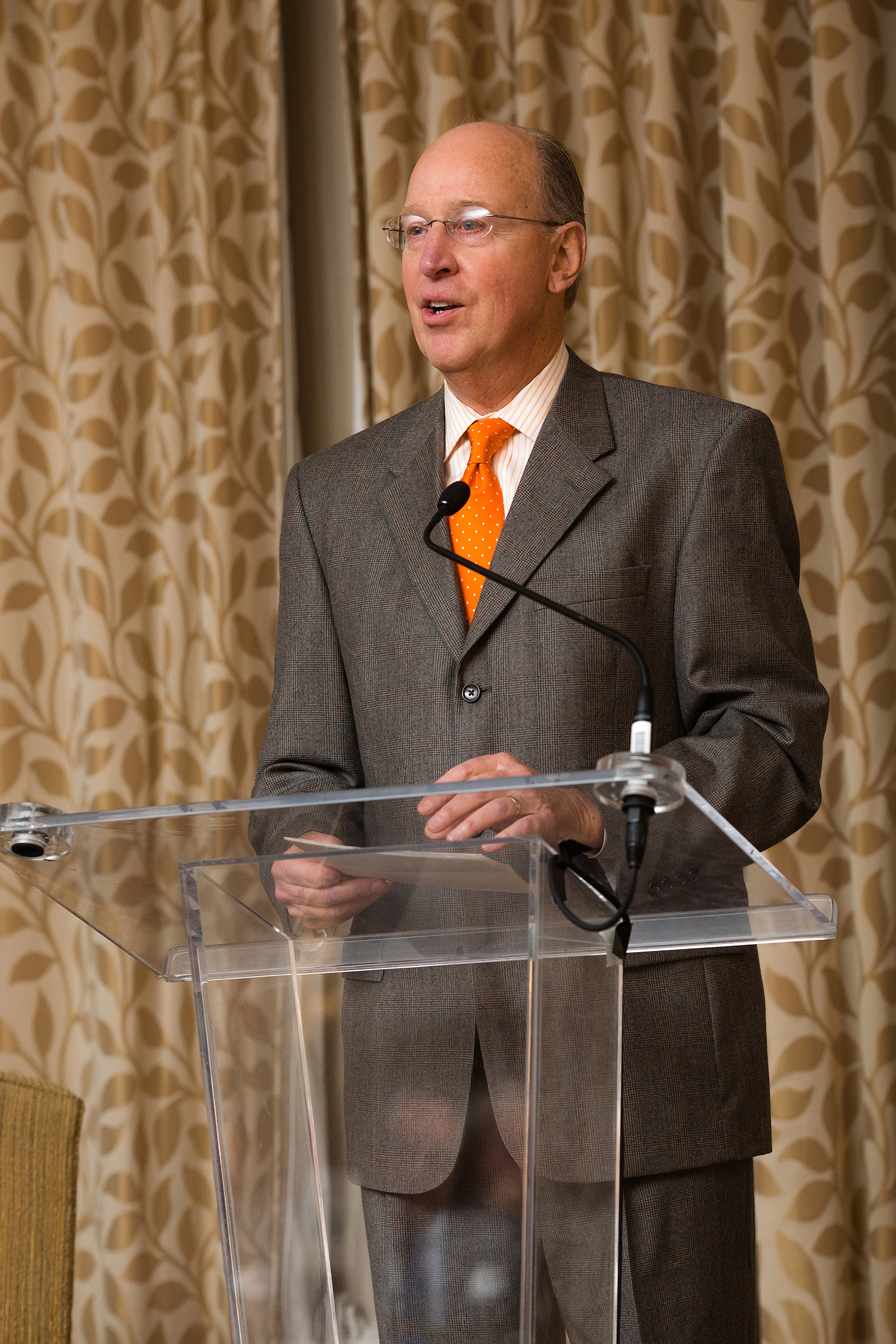 Leadership Kentucky Honors Bill Goodman with 2014 Flame of Excellence