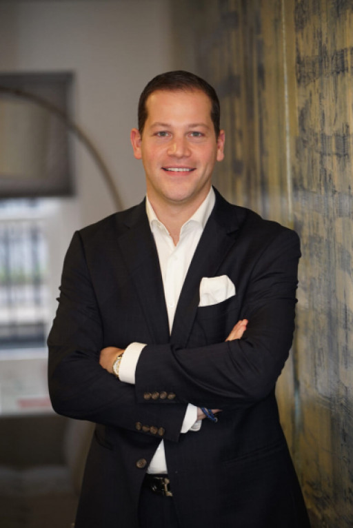 New York City Plastic Surgeon, Breast Reduction Specialist, Dr. Marc Everett Provides Life-Changing Surgeries