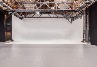 white cyc in Los Angeles