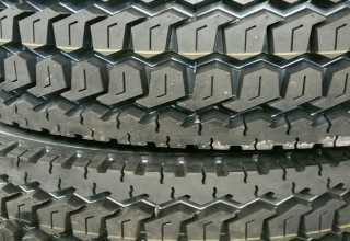 11R24.5 Road Warrior Drive Tires