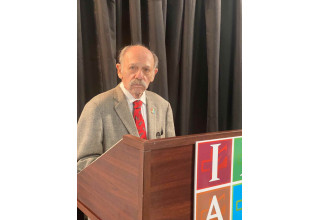 Dr David Bearman IPA Podium