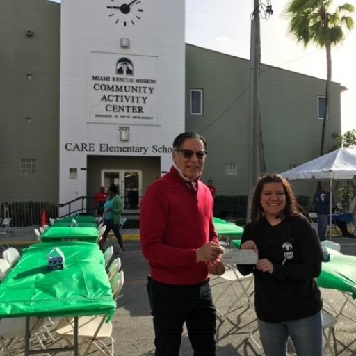 Heal the Earth Through the Arts Foundation Joins Miami Rescue Mission to Celebrate Christmas and Give Back to the Community