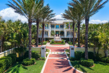 1312 Casey Key Road Front Entryway