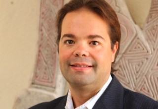 Dr. Carlos Bustamante